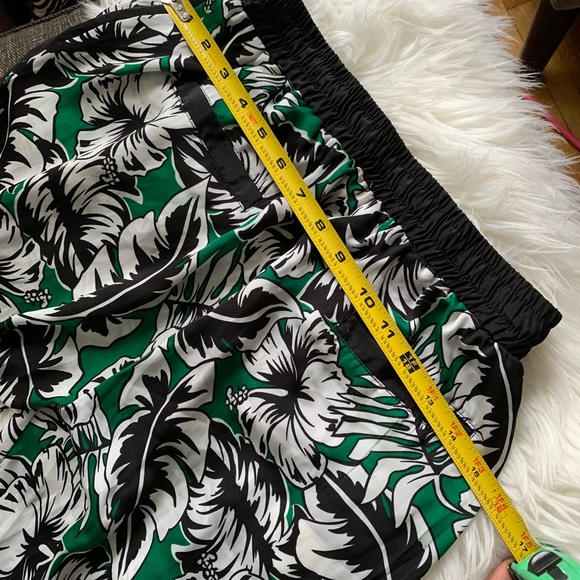 Daphnea - Vintage Green Floral Joggers - Picture 7 of 8